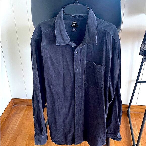 Volcom dark gray corduroy Button-Up Shirt. Med 1 pocket - Picture 1 of 5
